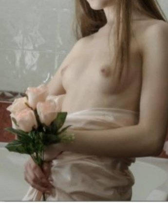 Я креативная и открытая к новым экспериментам. 🌸 Мое тело создано для наслаждения, а мои нежные руки знают, как доставить удовольствие. Мои услуги включают классический и профессиональный массаж, эротический массаж, стриптиз и фантазии. Ты можешь сделать заказ на встречу и проверить мои отзывы, чтобы быть уверенным в моей качественной работе. 🌟 Я живу в Москве и готова встретиться с тобой в любое время. Посмотри мои фото, чтобы увидеть, насколько я прекрасна, и дай мне шанс порадовать тебя своим обслуживанием. 💋 Аня